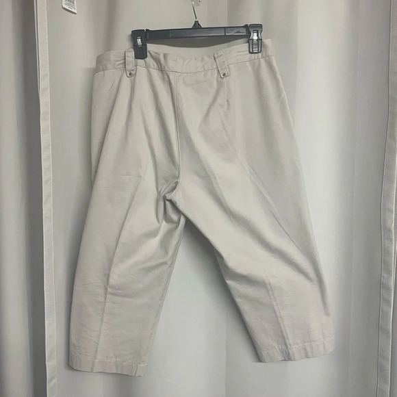 Bass khaki capris size 12 - Picture 3 of 4